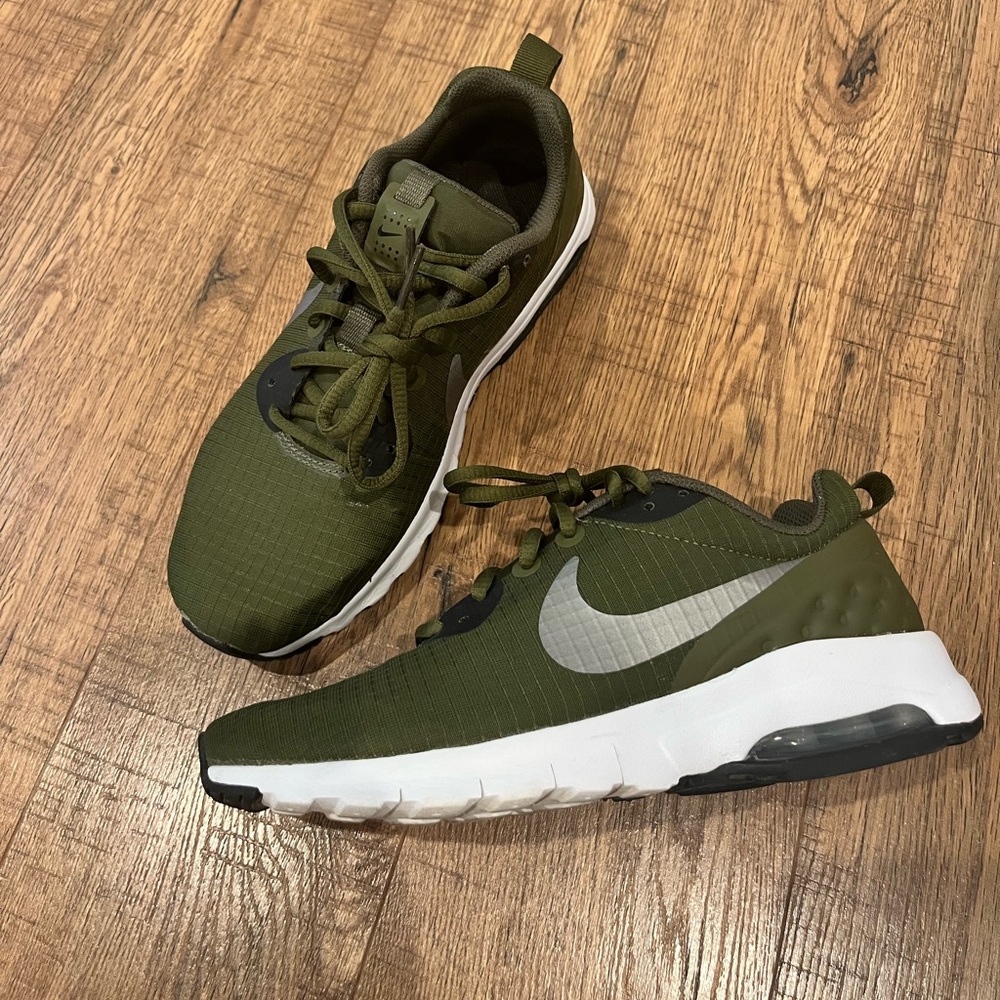 Nike Women’s 6